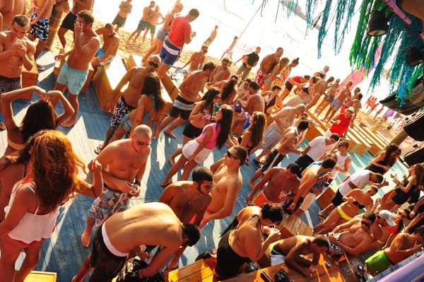 Champagne Showers @ Edde Sands